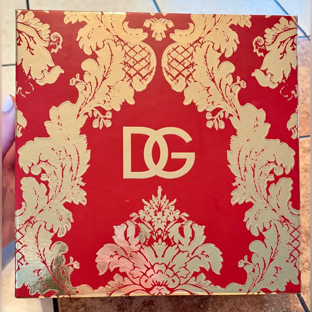New in Box Dolce & Gabbana Light Blue 100 ml Fragrance Set with Red Box - Picture 3 of 9